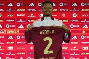 启蒙教练：伦施小时候踢中卫但滕哈赫让他踢边后卫 他曾放弃足球