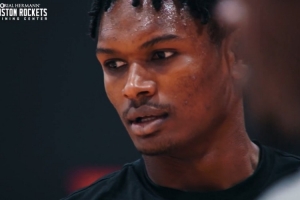 火箭官方晒阿门-汤普森训练视频：生涯第三赛季 马上了