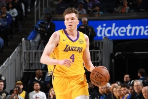 雷迪克：克内克特上赛季结束后活动过多 导致打夏联时体力透支