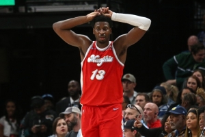 灰熊伤病汇总：JJJ&埃迪分别再缺阵4-6周&6-9周 克拉克赛季初缺阵