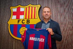 阿斯：弗里克的巴萨上赛季进174球场均2.9球，本赛季6场18球