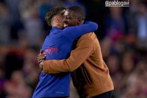 登贝莱社媒晒与加维拥抱照片：希望你早日康复，回到球场享受比赛