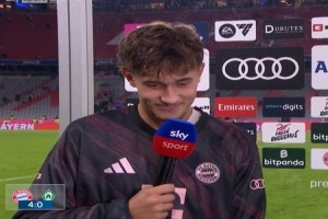 比朔夫：在拜仁踢球很轻松享受 继承穆勒的更衣室位子是一种荣誉