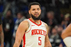 穆迪埃谈范弗里特受伤：他是球队的心脏和灵魂 但火箭仍能争冠