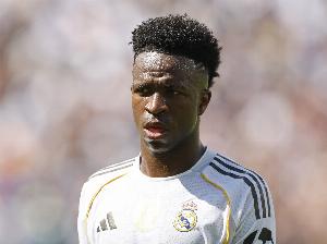 世体：皇马不考虑支付维尼修斯经纪团队要求的续约奖金，不续即卖