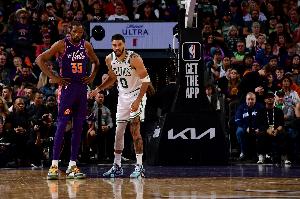 塔图姆重伤仅4个月即恢复球场训练！杜兰特转发：疯狂 加油JT