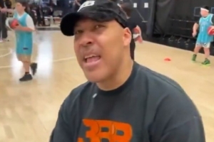 你单腿能击败乔丹？球爹：你知道我可以的 我让他一条腿是为公平