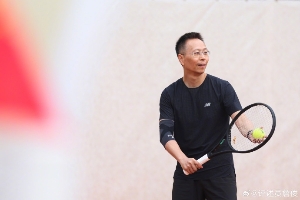 跨界联动！评述员詹俊：每年一度的中网媒体赛，实现七连冠了！