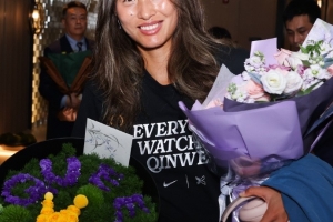 今晚7点！官方：郑钦文和萨巴伦卡将出席武汉网球公开赛开幕式