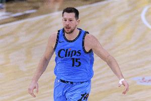 尤班克斯：这是我参加过的最累的训练营 我很喜欢这种感觉