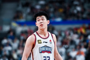 林葳：NCAA的强度跟国际赛场一样 非常快 刚来时适应了一段时间