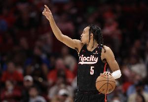 场均8+2+2的高控卫！独行侠官宣签下2021年46号秀班顿