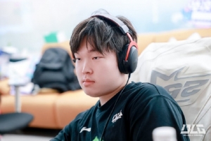 BLG分享日常训练返图：全力备战中✊