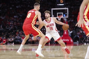 队记：火箭今年在组织方面会很依赖申京 他有可能打出场均23+10+7