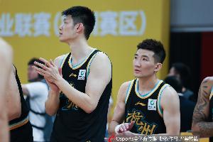 直播吧：辽宁四川北京山东全运男篮打热身赛 四川汇集周琦&胡金秋