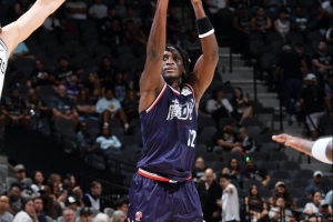 奥拉迪波：我不觉得自己有33岁 我选择让过往经历成就我而非毁灭