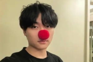 被误伤的川哥北川晒红鼻子喊话队友：Sorry@Elk @ON