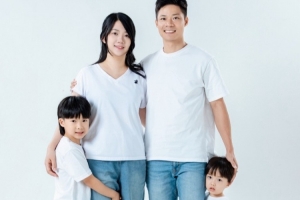 祝福！苏炳添妻子纪念两人结婚9周年：相识23年，从2人到一家五口