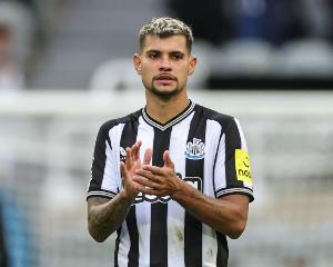 吉马良斯：很高兴为埃斯特旺助攻，赛前告诉他对方后卫有时会打盹