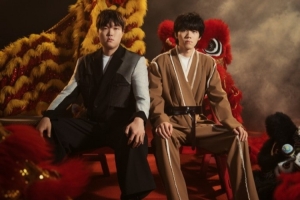 BLG分享S15舞狮定妆照：毛羽狻猊碧间金，绣球落处舞嶙峋