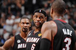 余华：李秋平当年预测三巨头热火必胜小牛 人物太活跃作者难把控