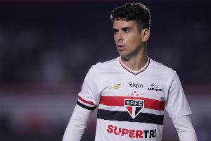 再次受伤！ESPN：前海港中场奥斯卡再度受伤，预计缺阵一个月