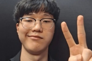 战胜TES后，KT上单PerfecT发文：三连胜晋级八强！太棒了