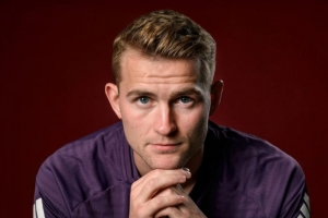 德里赫特专访⭐️人们认为我未达19岁的预期；我感到巅峰正在来临