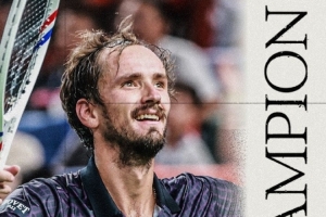 结束882天冠军荒！梅德维德夫2-1击败穆泰，夺阿拉木图站男单冠军