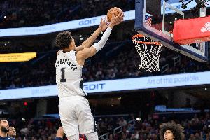 队史第二位！文班揭幕战砍至少30分10板 上一位是04年的邓肯