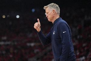 收官阵容谁打分卫？科尔：这不重要 现代篮球就是无位置篮球