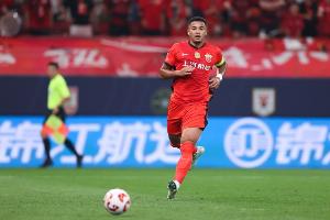 海港跟队记者：蒋光太因感冒没达到首发标准，加布里埃尔受伤缺阵