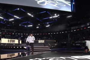 队友太坑了！wayward：第一次见沙皇60分钟3万伤害 不如小奶油！