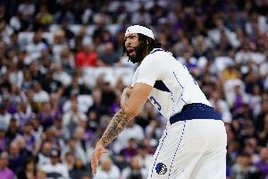 尽力了！戴维斯16中10空砍全场最高26分外加11板 罚球5中5