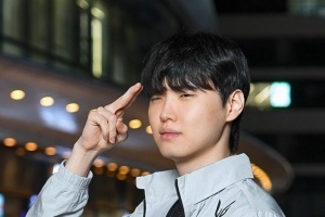 Chovy你对得起谁！GEN超话赛后狂喷Chovy：明年就滚！再也不想看到你了！