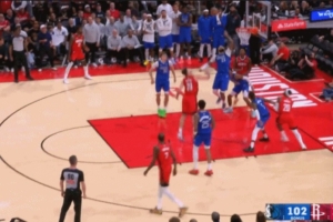 大心脏！申京外线单挑加福德 转身抛投命中打停独行侠