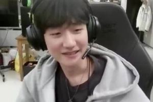 Peanut直播向观众粉丝告别：职业选手韩旺乎跟大家道别 辛苦了！