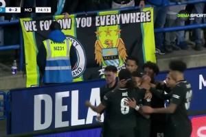 曼城2-0领先！福登送助攻，萨维尼奥左路小角度爆射破门