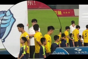 爆笑！四川官媒采访大爷大娘“川超”是啥子