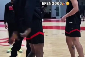 杜兰特与海王再次相见在休斯顿