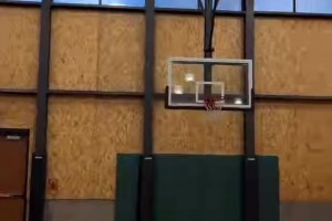 哈登近期训练展现凶猛单打，新赛季放开抡？