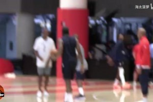 防守大队！欧文场边指导，弗拉格浓眉克莱训练营5v5！