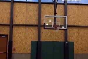 这撤步这突破，我看到了莫西干哈登的影子了