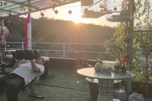 55岁的刘玉栋如此自律，那些小鲜肉休赛期就是天天旅游。。