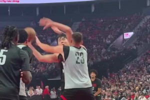 哈登：去年训练营我说自己身体状态是近年来最佳，而今年我为此做得更多