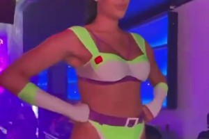 小伙这投篮姿势也太像科比了吧！可以秒杀八成模仿者了！