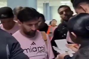 不敢相信还是真不认识？警官很疑惑这是否真的是梅西