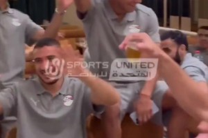 萨拉赫梅开二度率埃及晋级世界杯！赛后和队友跳舞庆祝