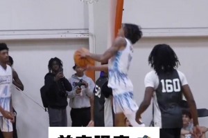 你说啥？坤坤是他们的队长？