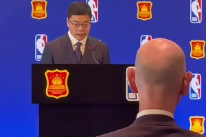 不敢说有望追赶！但在年轻一代里，这是最像易建联的人了